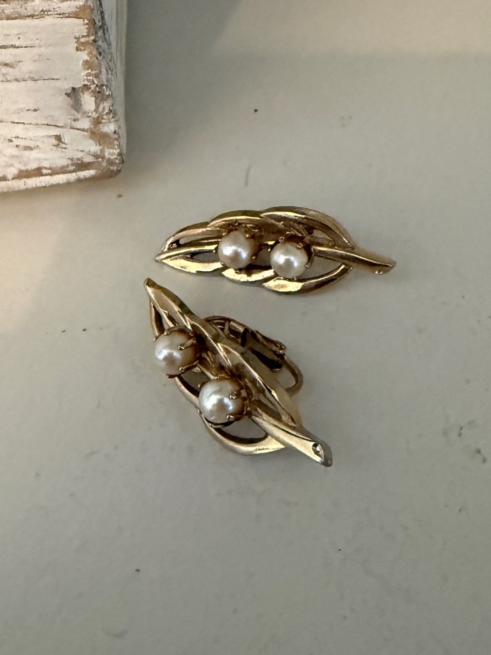 Vintage Gold Tone Leaf Faux Pearl Clip On Earrings Mid Century